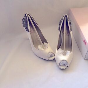 New size 7 Pink Paradox London Ivory satin bead appliqué peep toe pump (Bridal)